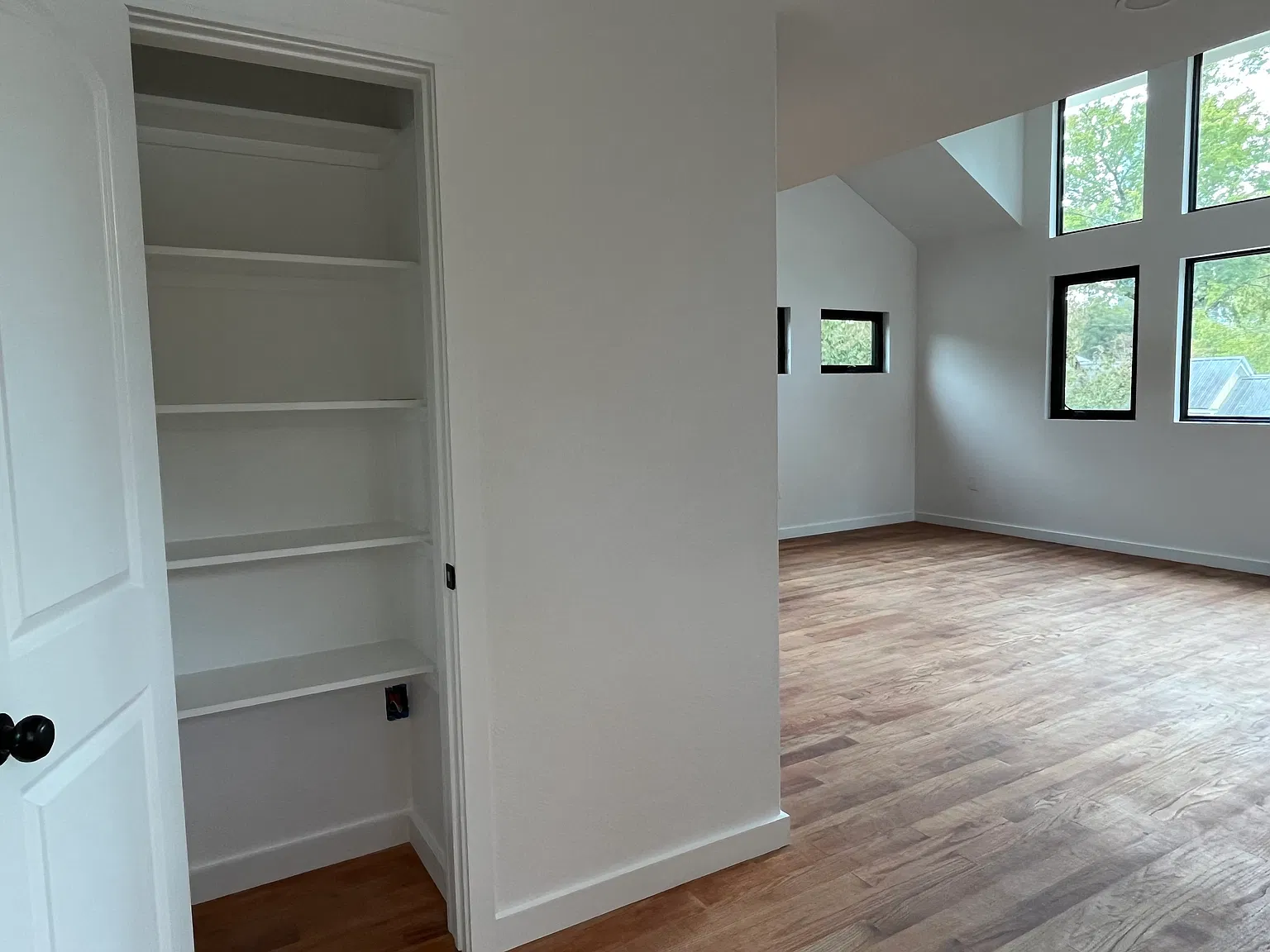 Studio, 800 sqft, $2,350 — Photo 4