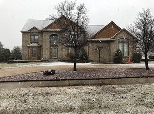 2456 Lorenzo Dr, Sterling Heights, MI