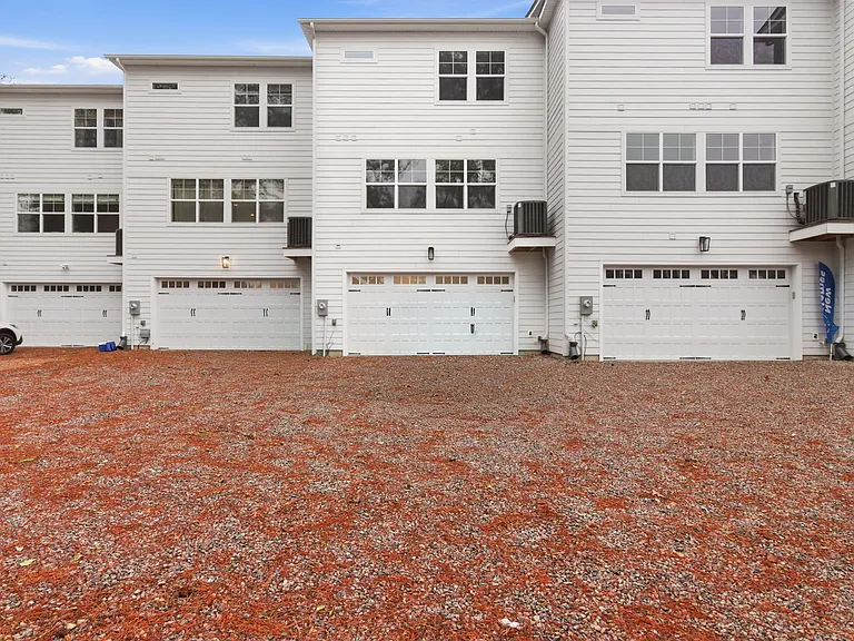 2923 Pretty Lake Ave #A — Photo 39
