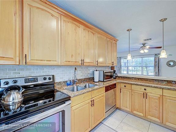 3rd image of 6030 NE 6th Ave