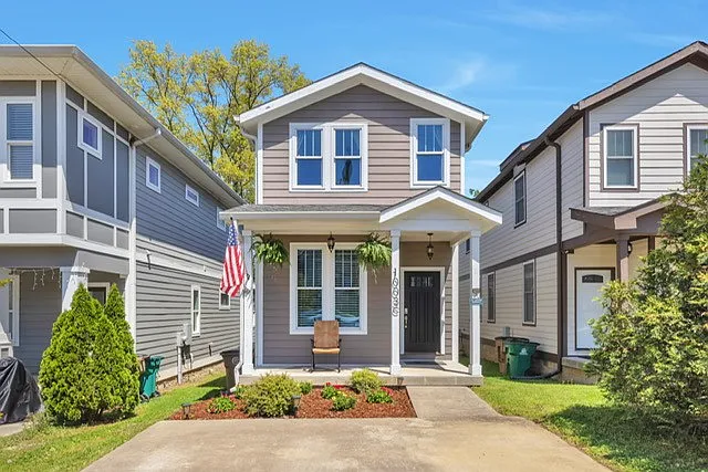 3 bed, 2.5 bath, 1890 sqft, $2,995 — Photo 1