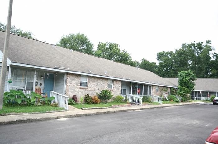 2nd image of 288 E Olive Rd APT 15B