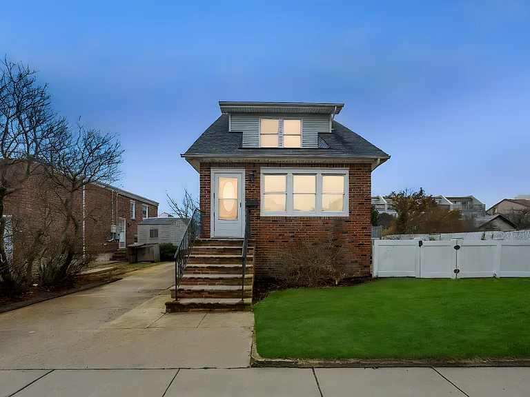 666 E Penn St — Photo 5