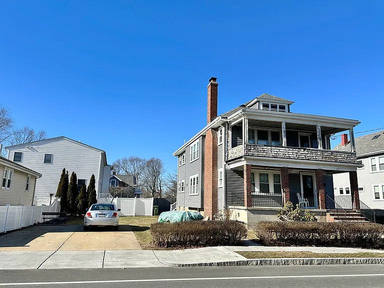 290 Waverley Ave #1 — Photo 13