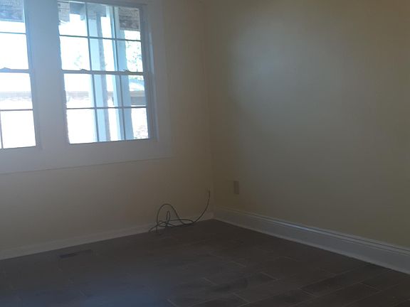 5th image of 102 2nd Ave APT D