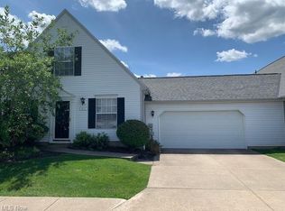 19537 Lymans Ln UNIT 53, Strongsville, OH
