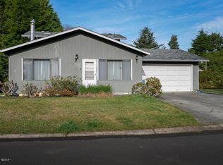 1530 SW Fairway Dr, Waldport, OR 97394