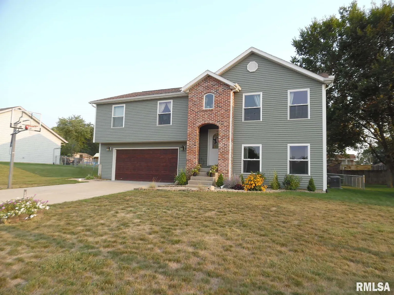 109 Field Ct photo 1