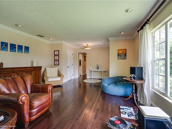 4th image of 1611 Briercliff Dr
