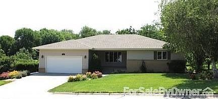 1st image of 524 Pinewood Dr