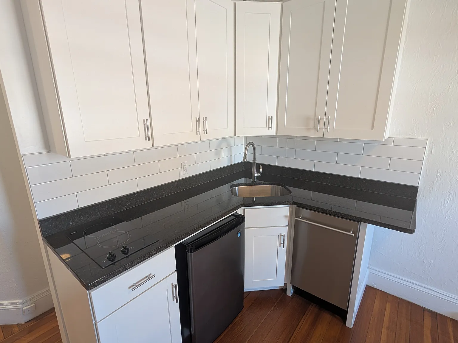 Studio, 275 sqft, $2,250 — Photo 3