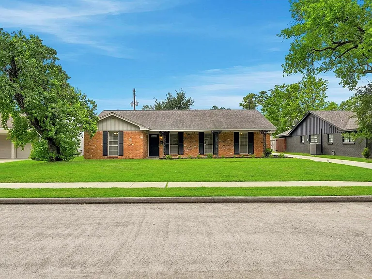 10503 Shadow Wood Dr — Photo 5