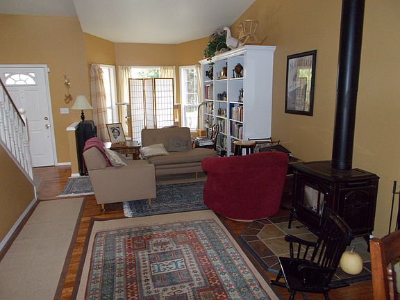 3rd image of 5908 NE 74th Cir