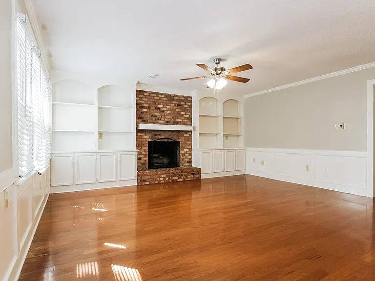7695 Stout Rd — Photo 4