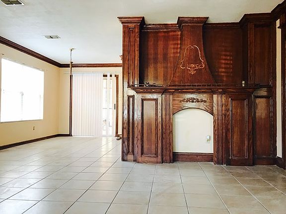 5th image of 1504 Garden Dr