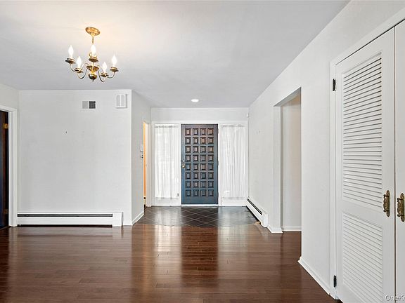 4th image of 15 Springwood Path