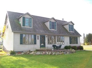 2601 Lofgren Shore Dr, Cheboygan, MI 49721
