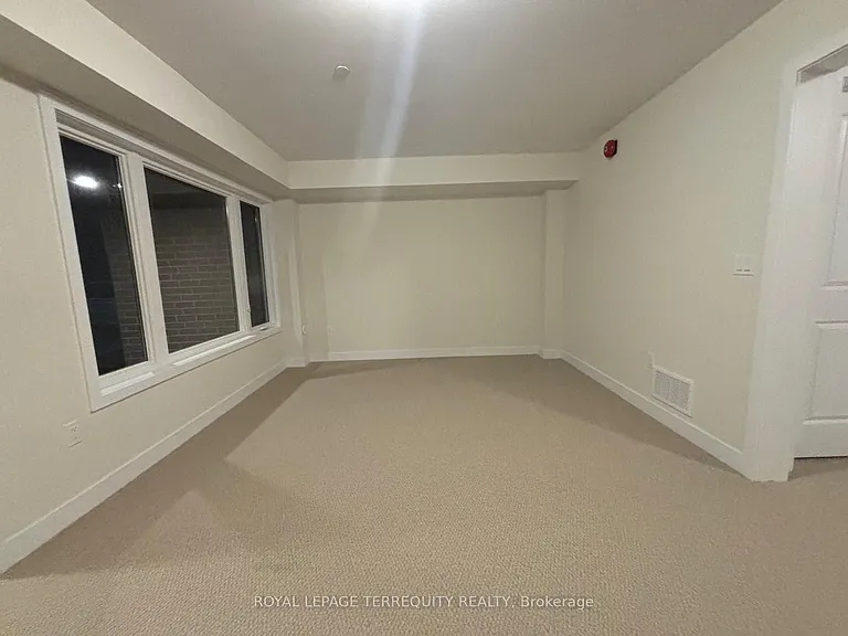 55 Ingersoll Ln — Photo 37