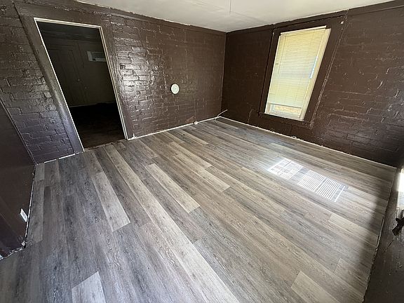 2nd image of 1108 Grace St