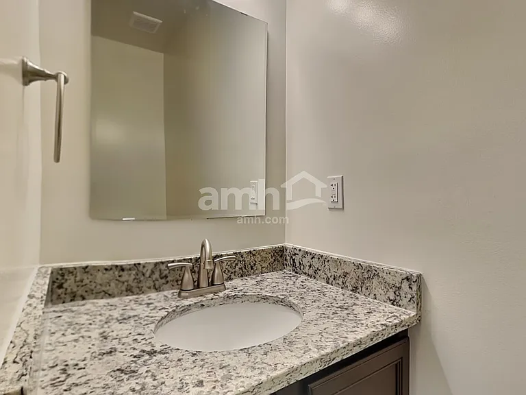 2113 Lynwood Pl — Photo 8