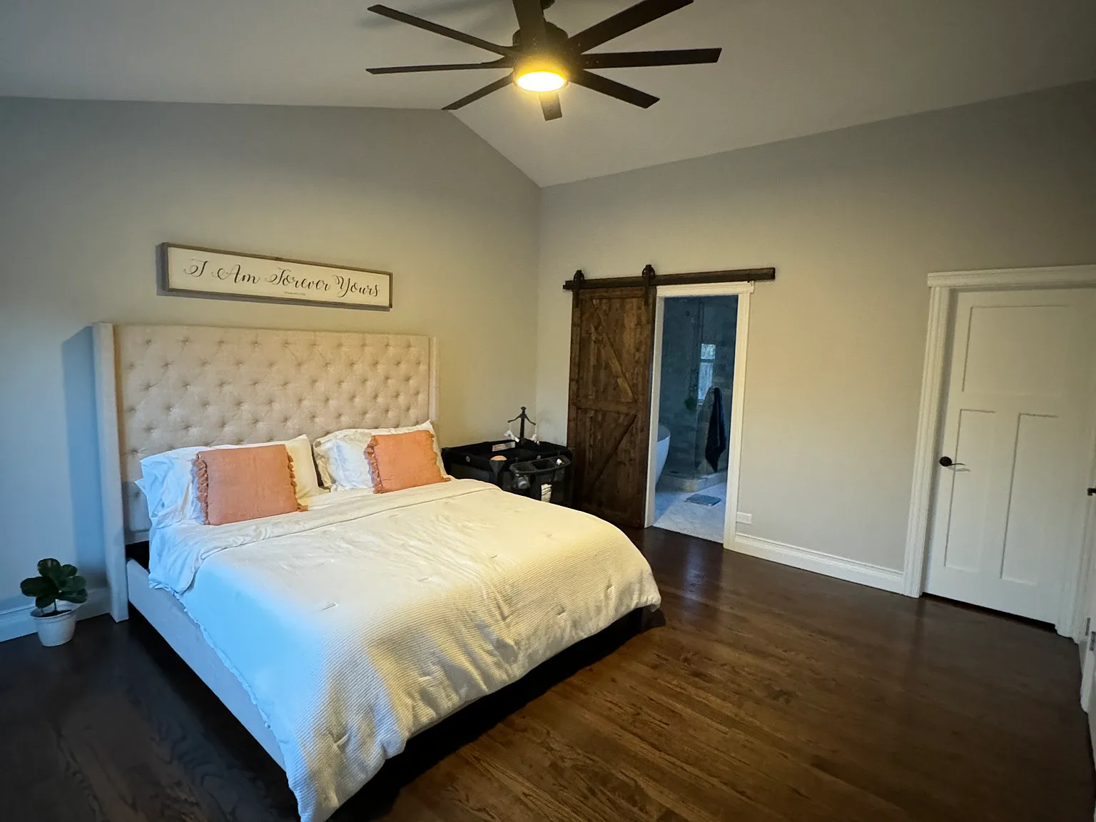 4 bed, 2271 sqft, $3,900 — Photo 3