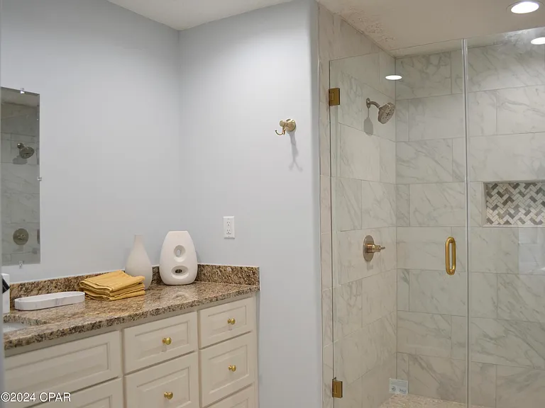 1043 Plantation Dr — Photo 20