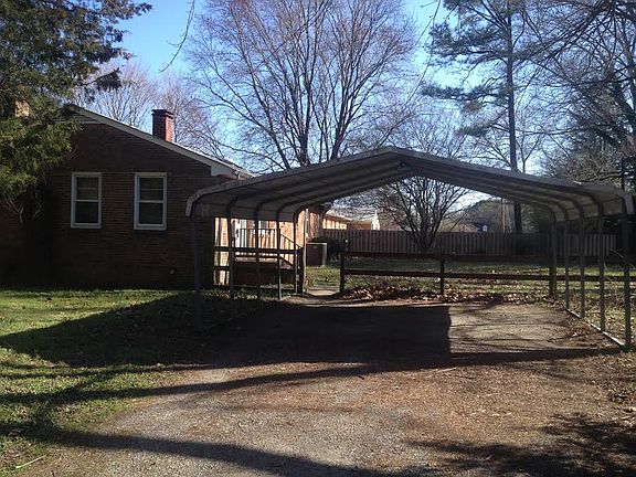 4th image of 7959 Colony Dr