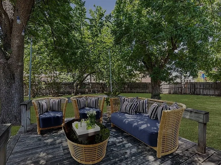 1301 Sunset Dr — Photo 3
