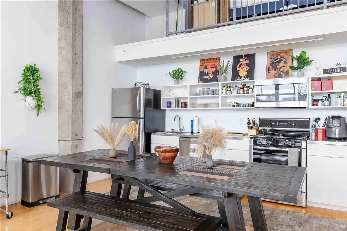 1 bed, 1023 sqft, $3,500 — Photo 3