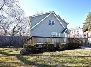 24 Vineyard Ave, Middletown, NJ 07748