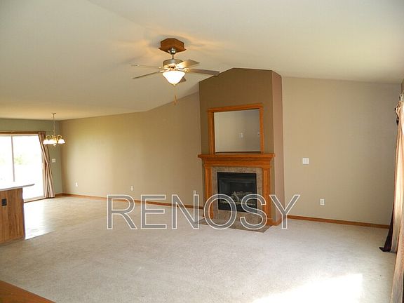 2nd image of 809 SE 12th St