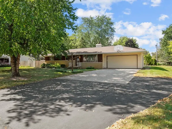 N1329 Ellen Ln, Greenville, WI 54942