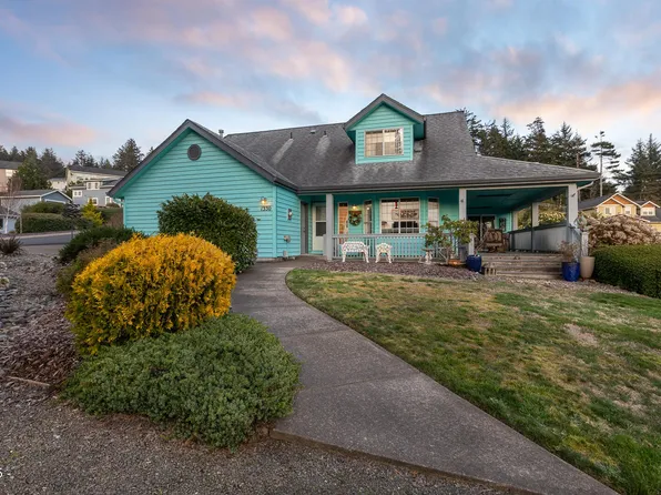 1330 SE 43rd St, Lincoln City, OR 97367