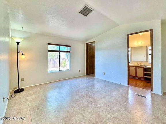 5th image of 4738 N Brookline Ct
