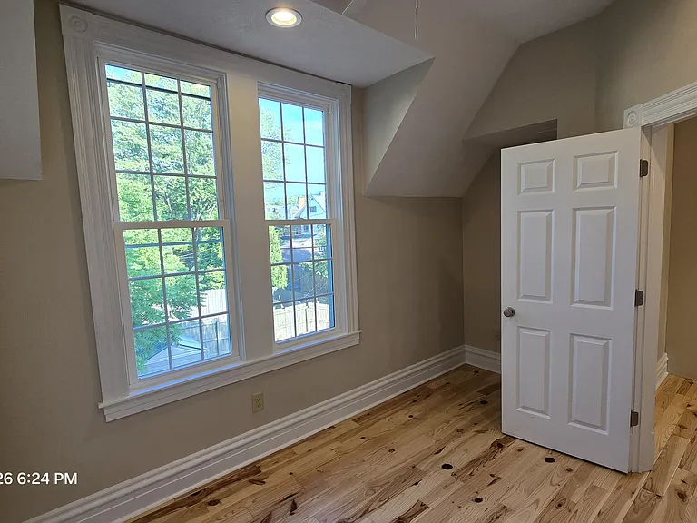 208 Center Ave #2 — Photo 23
