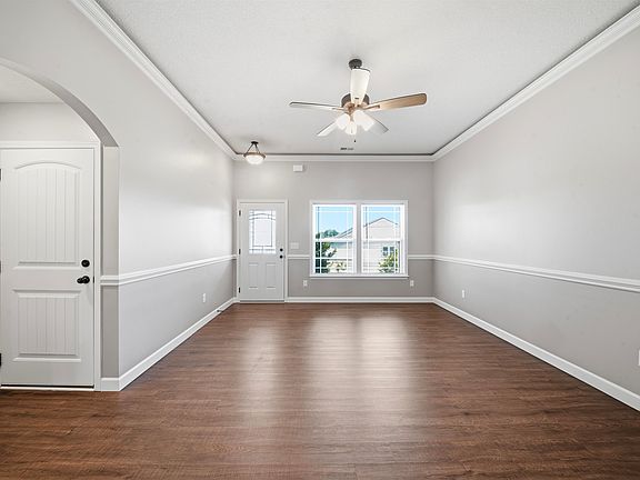 4th image of 2133 Davenport Ct
