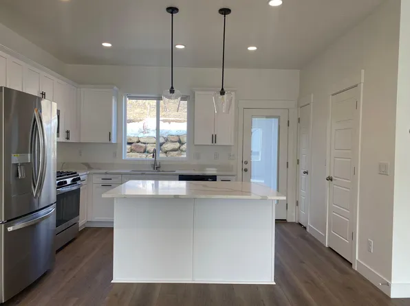 982 W Shadow Brook Ln N, Lehi, UT 84043