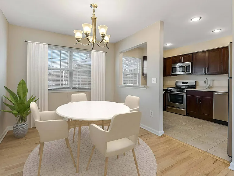 Chatham Hill Apartments — Photo 16