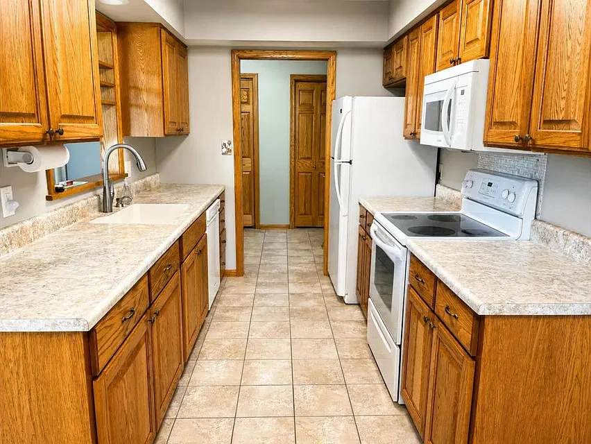 3 bed, 1496 sqft, $2,750 — Photo 2