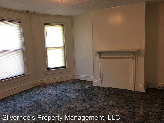 3rd image of 411 Franklin St APT B