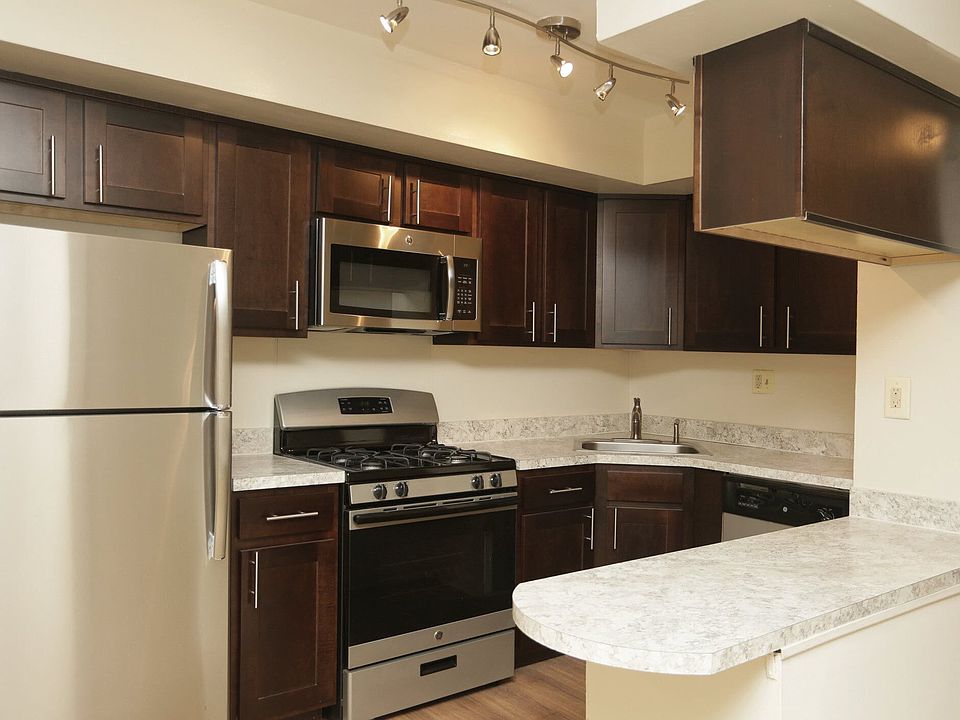 Kitchen-Semi Upgraded (RG)