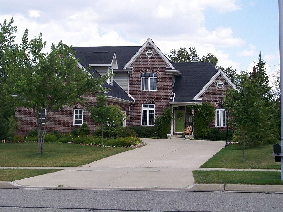 584 E. Castlebury