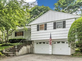 230 Woodbury Rd, Woodbury, NY 11797