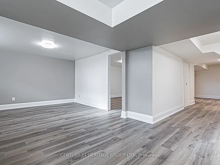 219 Harris Ave #BASEMENT — Photo 16