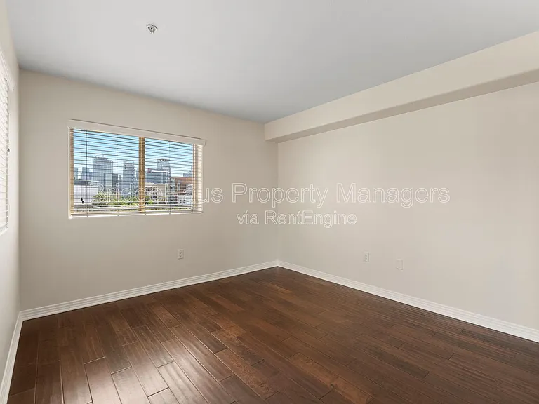 801 W Hawthorn St W #304 — Photo 22