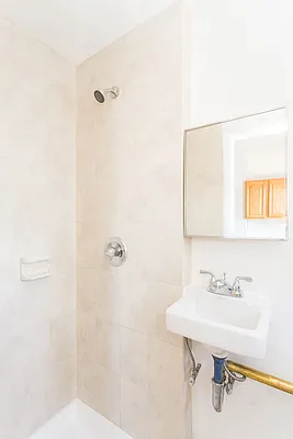 Rented by Grand & Co. | media 22