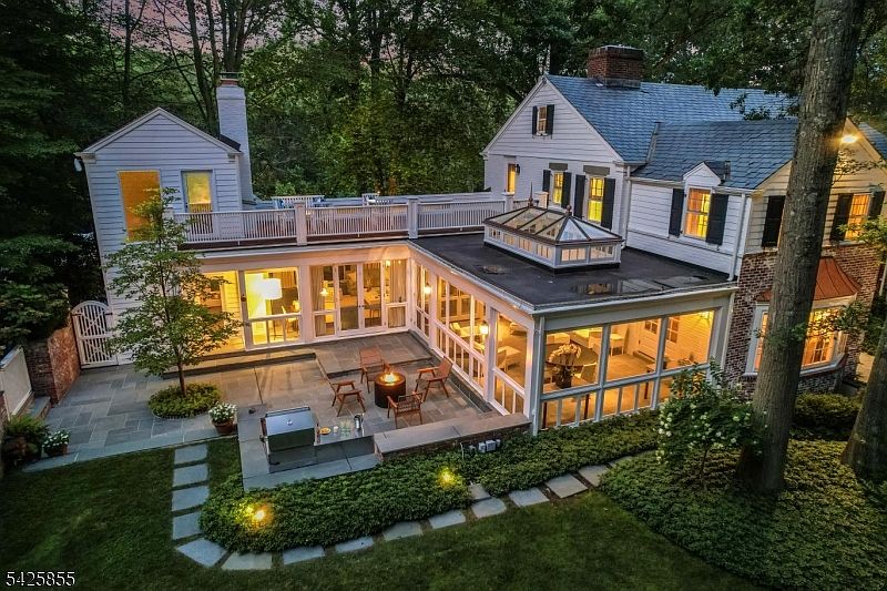 1st image of 21 Hardwell Rd