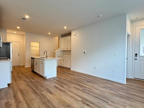 Harridan E family room