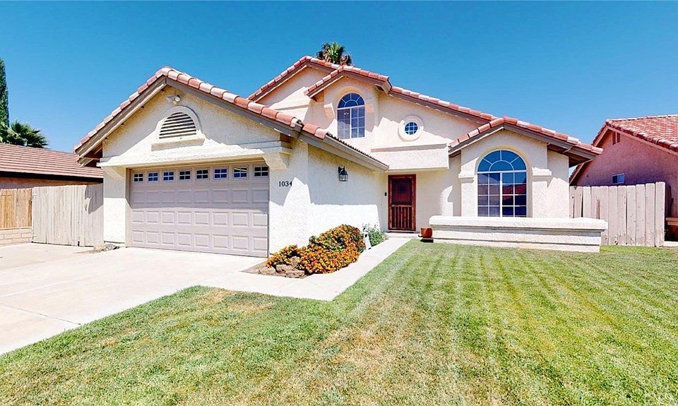 1st image of 1034 Gloria Dr