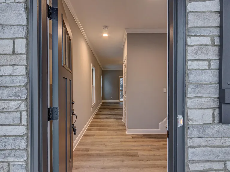 187 Westwoods Dr — Photo 4